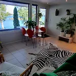 Gorgeous Apartment By The Sea